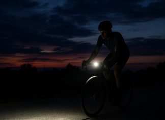 Dynamo Lights vs Power Banks – Which is Best for Endurance Rides? Dynamo Lights vs Power Banks – Which is Best for Endurance Rides?