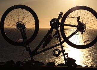 Tubeless or Tubed Tires for Cycling: Which is Best? Tubeless or Tubed Tires for Cycling: Which is Best?